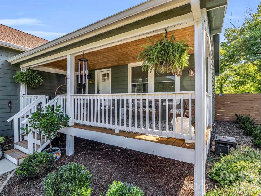 11 Pershing Road, Asheville, NC 28805.  MLS# CAR4370451, YatesRealty ID 21664. 