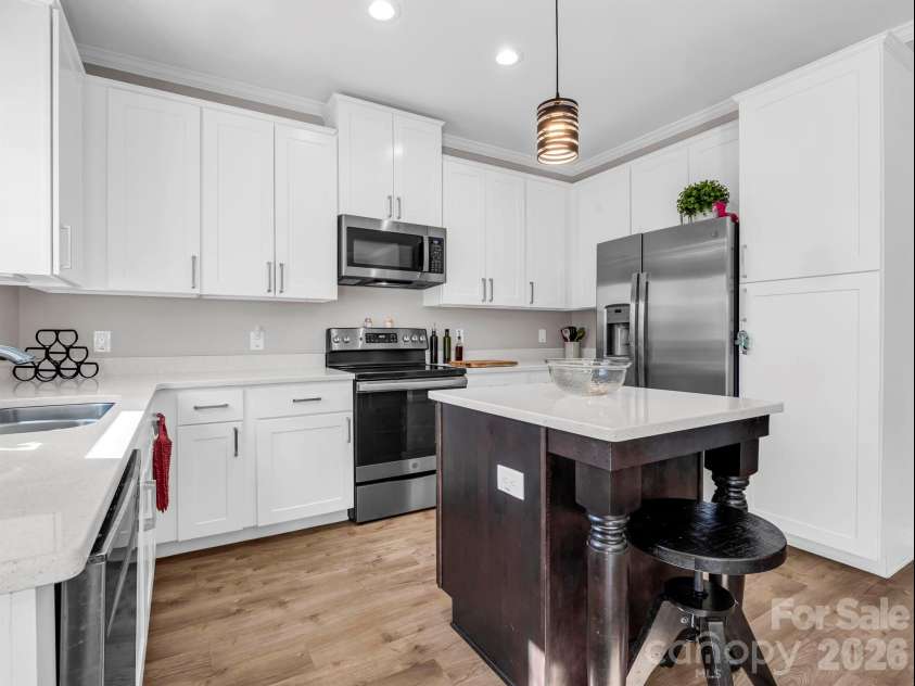 11 Pershing Road, Asheville, NC 28805.  MLS# CAR4370451, YatesRealty ID 21664. 