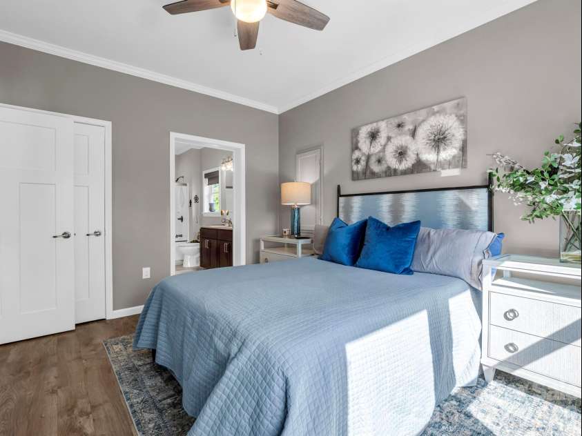11 Pershing Road, Asheville, NC 28805.  MLS# CAR4370451, YatesRealty ID 21664. 