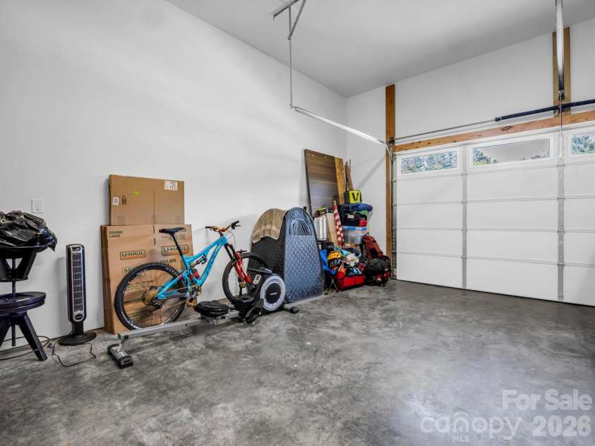 11 Pershing Road, Asheville, NC 28805.  MLS# CAR4370451, YatesRealty ID 21664. 
