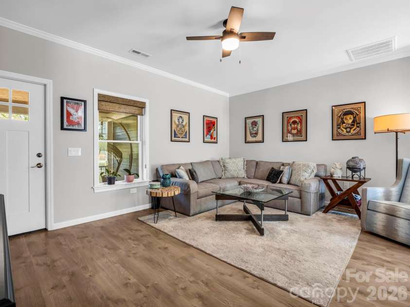 11 Pershing Road, Asheville, NC 28805.  MLS# CAR4370451, YatesRealty ID 21664. Open Living/Dining/Kitchen