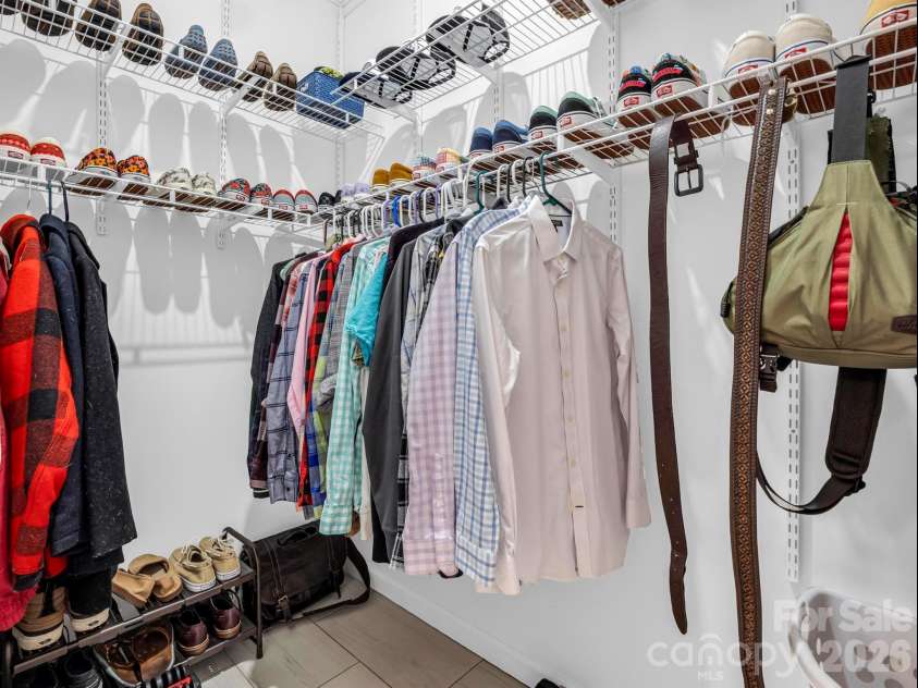 11 Pershing Road, Asheville, NC 28805.  MLS# CAR4370451, YatesRealty ID 21664. Primary Walk-In Closet