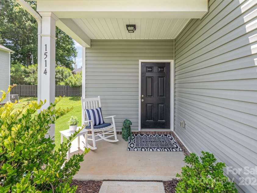 1514 Starmount Cove Lane, Charlotte, NC 28210.  MLS# CAR4272312, YatesRealty ID 21664. 