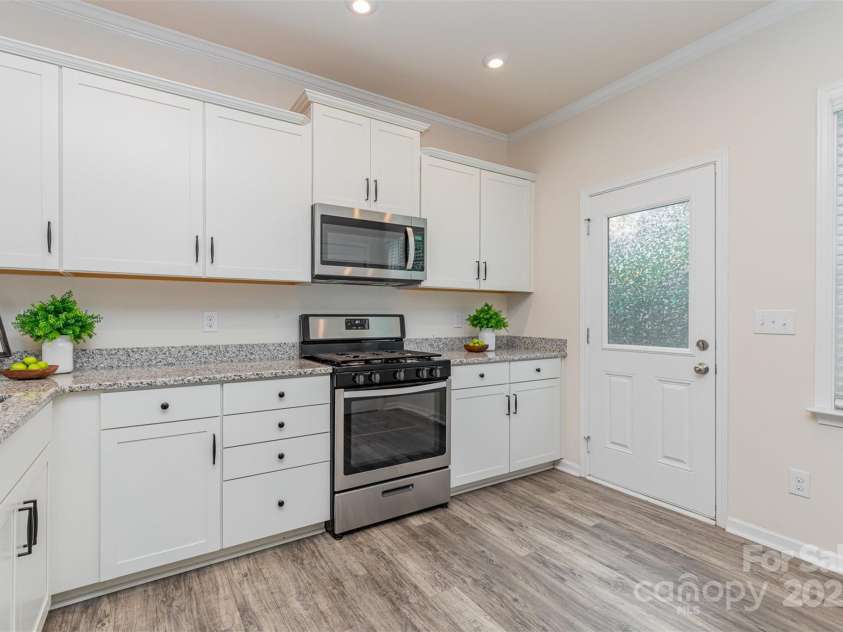 1514 Starmount Cove Lane, Charlotte, NC 28210.  MLS# CAR4272312, YatesRealty ID 21664. 