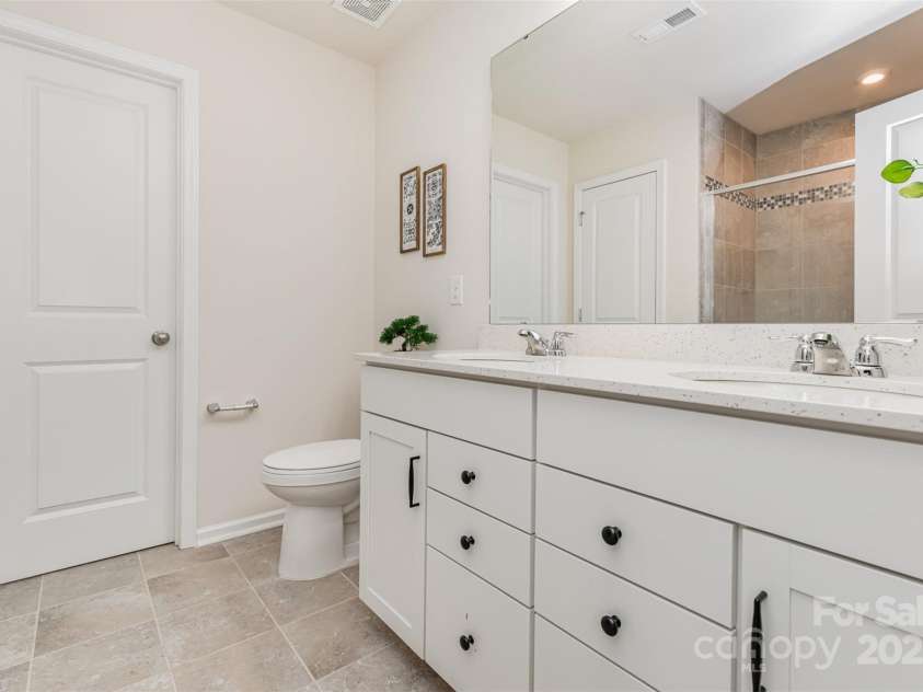 1514 Starmount Cove Lane, Charlotte, NC 28210.  MLS# CAR4272312, YatesRealty ID 21664. 