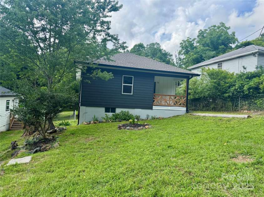 16 Cherry Street, Badin, NC 28001.  MLS# CAR4266421, YatesRealty ID 21666. 
