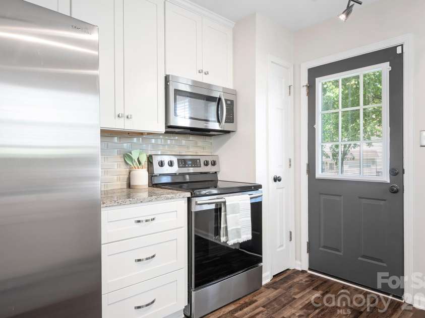 16923 Bridgeton Lane, Huntersville, NC 28078.  MLS# CAR4374630, YatesRealty ID 21668. 