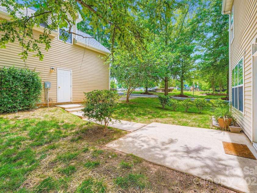 10132 Caldwell Depot Road, Cornelius, NC 28031.  MLS# CAR4271666, YatesRealty ID 21669. 