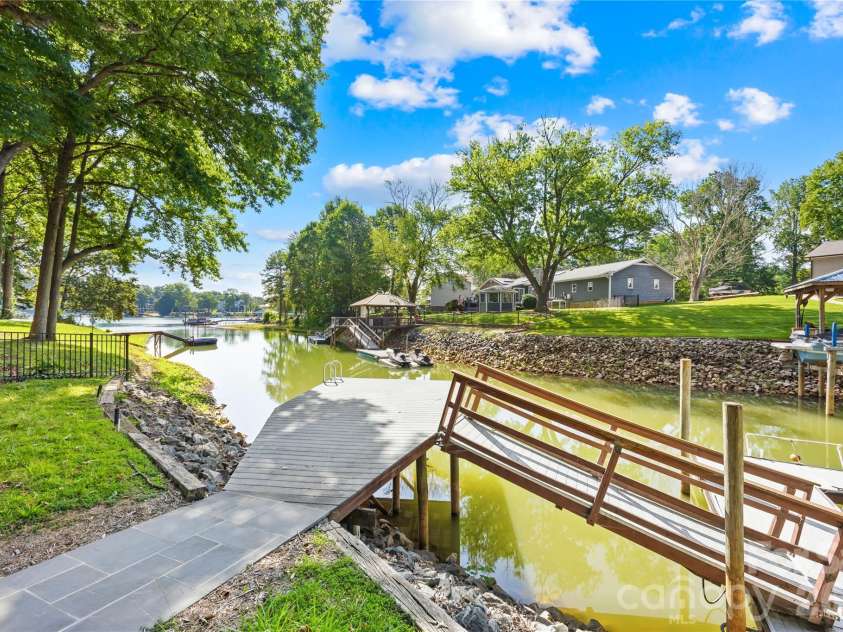 116 Stover Road, Mooresville, NC 28117.  MLS# CAR4405037, YatesRealty ID 2167. 