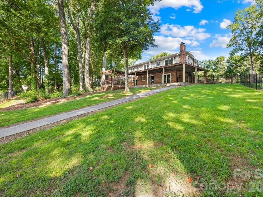 116 Stover Road, Mooresville, NC 28117.  MLS# CAR4405037, YatesRealty ID 2167. 
