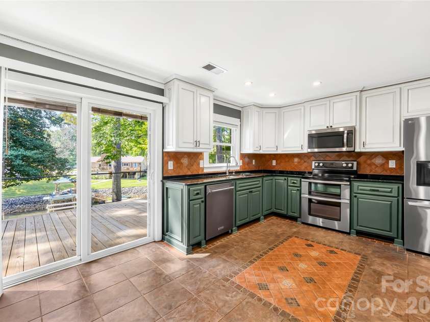 116 Stover Road, Mooresville, NC 28117.  MLS# CAR4405037, YatesRealty ID 2167. 