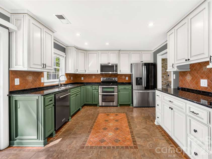 116 Stover Road, Mooresville, NC 28117.  MLS# CAR4405037, YatesRealty ID 2167. Kitchen