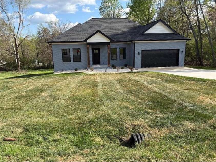 134 Whitney Lane, Statesville, NC 28625.  MLS# CAR4338109, YatesRealty ID 21670. 