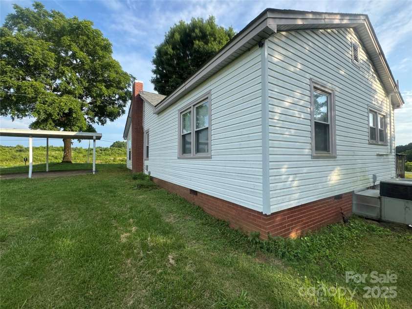 22987 Alonzo Road, Oakboro, NC 28129.  MLS# CAR4273139, YatesRealty ID 21670. 