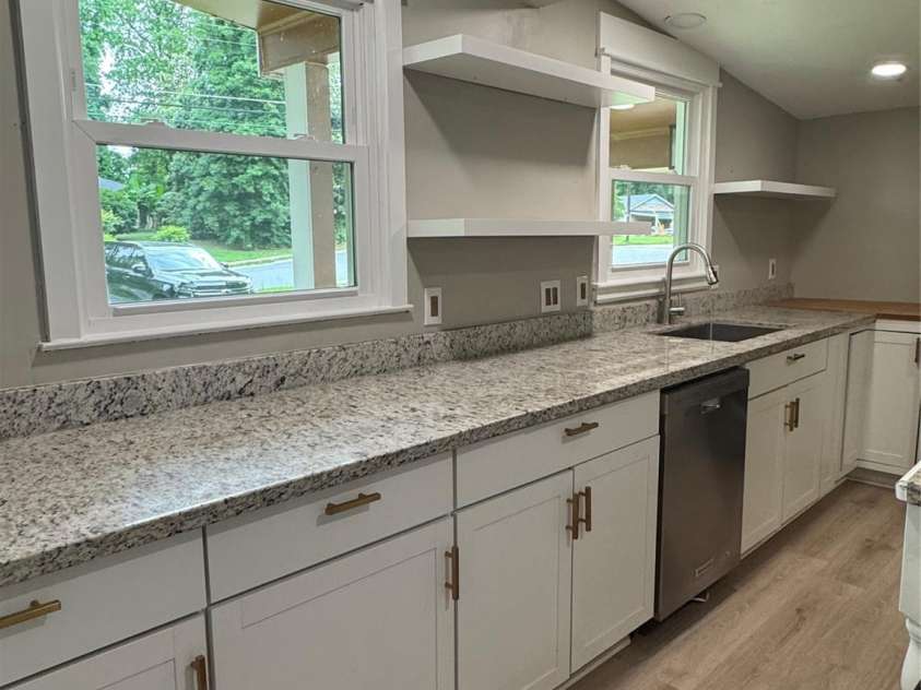 4524 Cinderella Road, Charlotte, NC 28213.  MLS# CAR4261131, YatesRealty ID 21671. 
