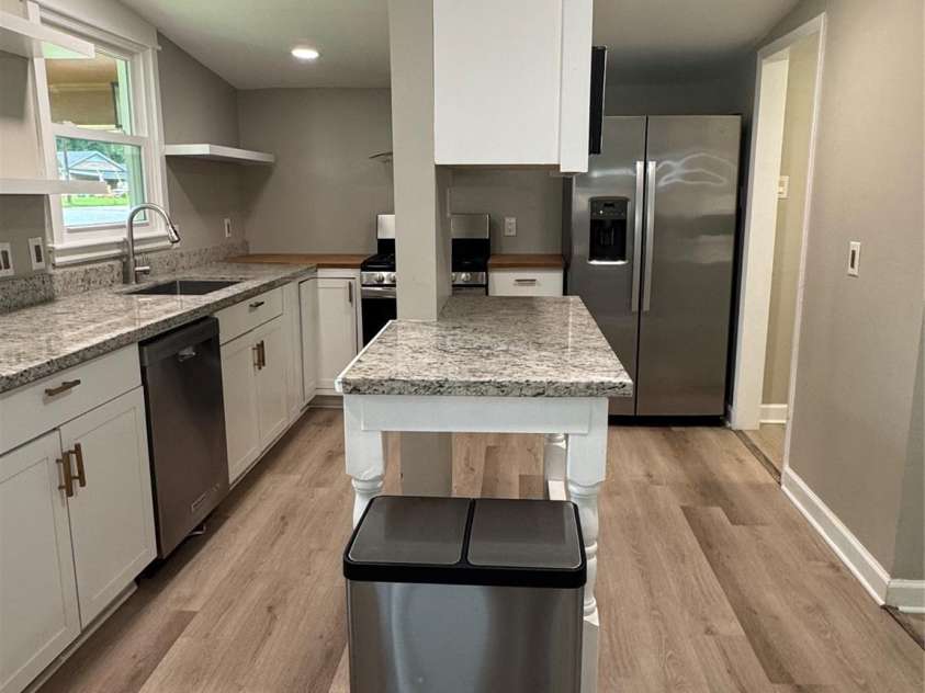 4524 Cinderella Road, Charlotte, NC 28213.  MLS# CAR4261131, YatesRealty ID 21671. 