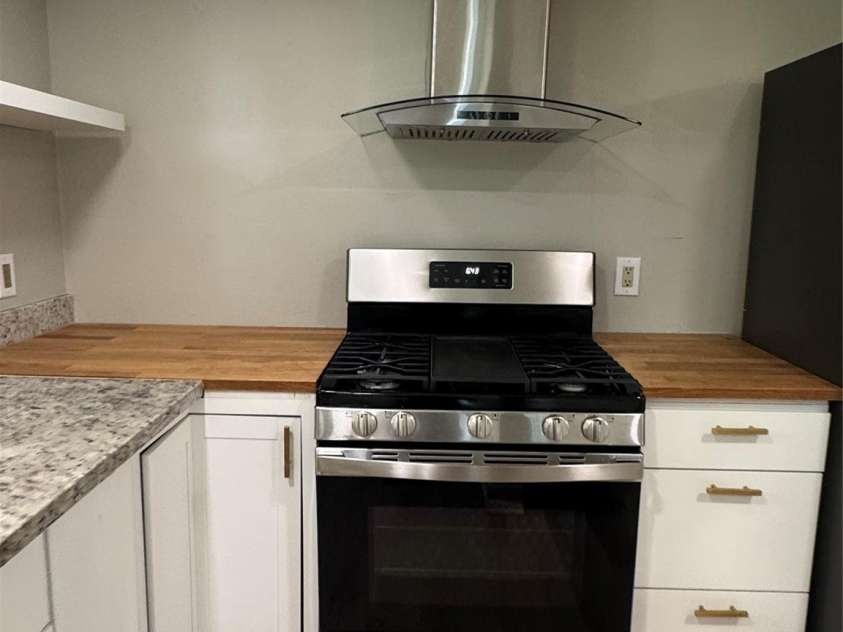 4524 Cinderella Road, Charlotte, NC 28213.  MLS# CAR4261131, YatesRealty ID 21671. 