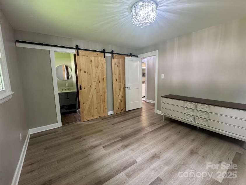 4524 Cinderella Road, Charlotte, NC 28213.  MLS# CAR4261131, YatesRealty ID 21671. 