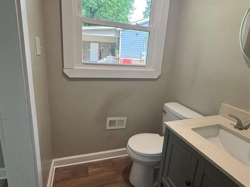 4524 Cinderella Road, Charlotte, NC 28213.  MLS# CAR4261131, YatesRealty ID 21671. 