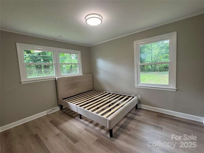 4524 Cinderella Road, Charlotte, NC 28213.  MLS# CAR4261131, YatesRealty ID 21671. 