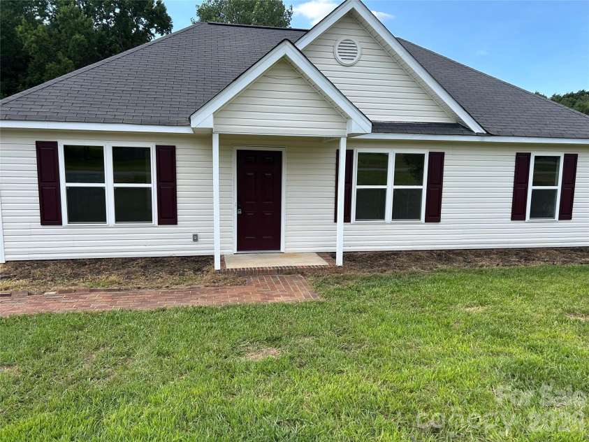 1002 Crescent Way, Wingate, NC 28174.  MLS# CAR4381075, YatesRealty ID 21672. Remodeled Ranch Home
