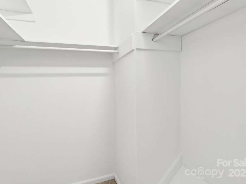 8510 Castle Pine Court, Charlotte, NC 28226.  MLS# CAR4310408, YatesRealty ID 21672. 