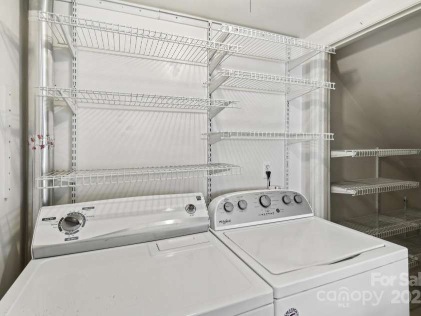 8510 Castle Pine Court, Charlotte, NC 28226.  MLS# CAR4310408, YatesRealty ID 21672. 