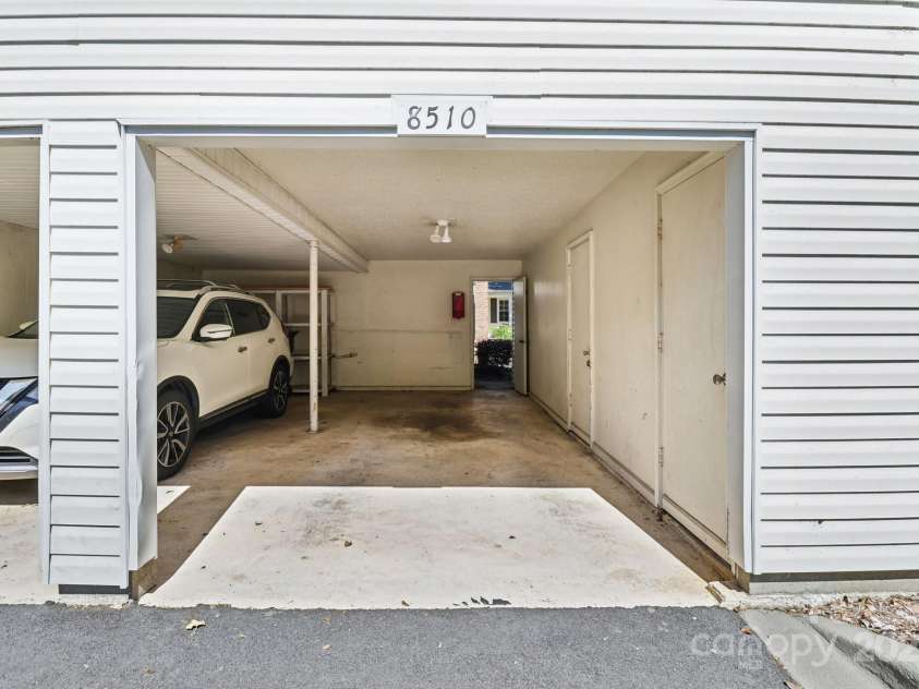8510 Castle Pine Court, Charlotte, NC 28226.  MLS# CAR4310408, YatesRealty ID 21672. 