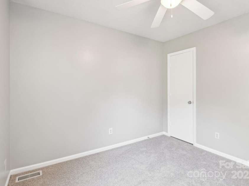 8510 Castle Pine Court, Charlotte, NC 28226.  MLS# CAR4310408, YatesRealty ID 21672. Bedroom