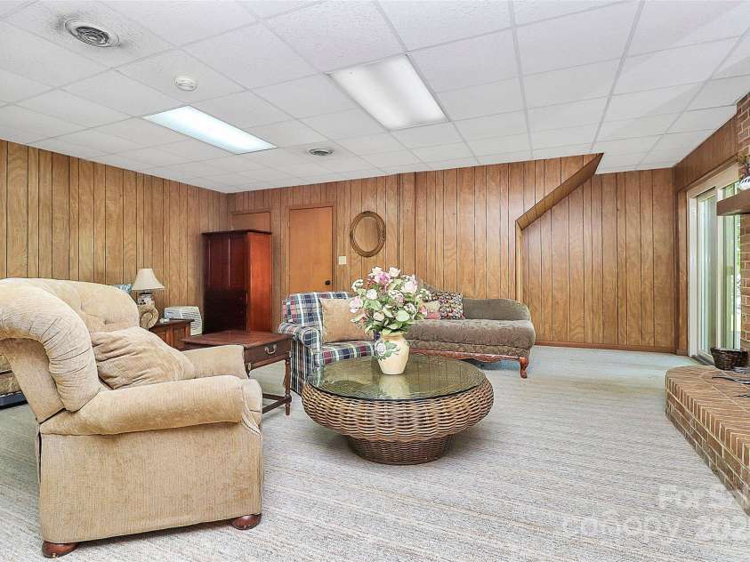 160 Quail Hollow Drive, Kings Mountain, NC 28086.  MLS# CAR4268451, YatesRealty ID 21673. 