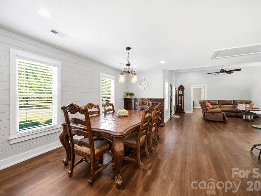 5701 Cedar Hill Drive, Wesley Chapel, NC 28110.  MLS# CAR4380517, YatesRealty ID 21674. Eat-in kitchen