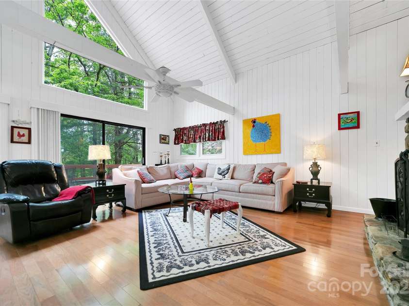 679 Soquili Drive, Brevard, NC 28712.  MLS# CAR4265115, YatesRealty ID 21674. 