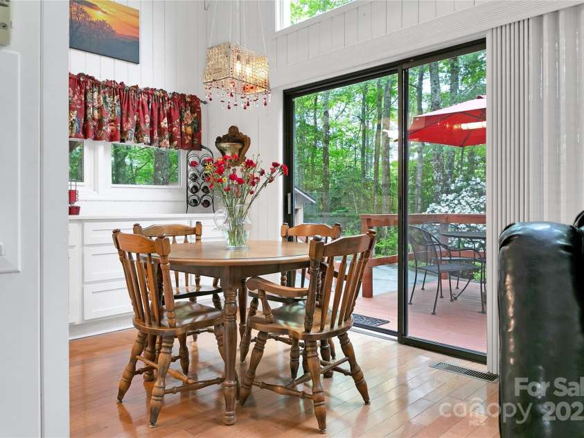 679 Soquili Drive, Brevard, NC 28712.  MLS# CAR4265115, YatesRealty ID 21674. 