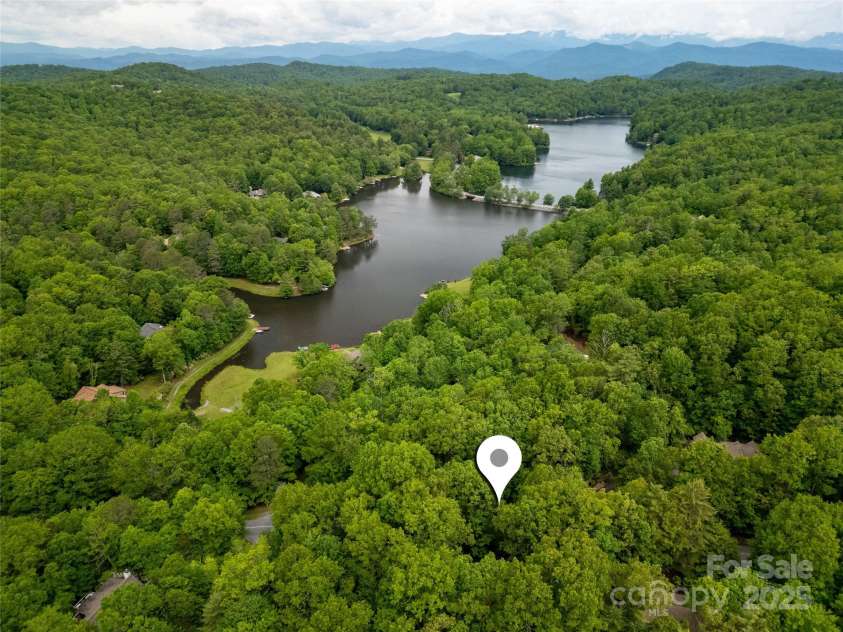 679 Soquili Drive, Brevard, NC 28712.  MLS# CAR4265115, YatesRealty ID 21674. Close to amenities