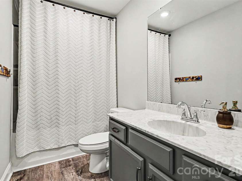 3401 Shillinglaw Road, Sharon, SC 29742.  MLS# CAR4380680, YatesRealty ID 21675. Full Bath