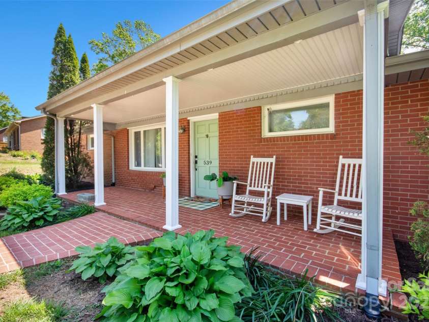 539 30th Avenue, Hickory, NC 28601.  MLS# CAR4252934, YatesRealty ID 21675. 