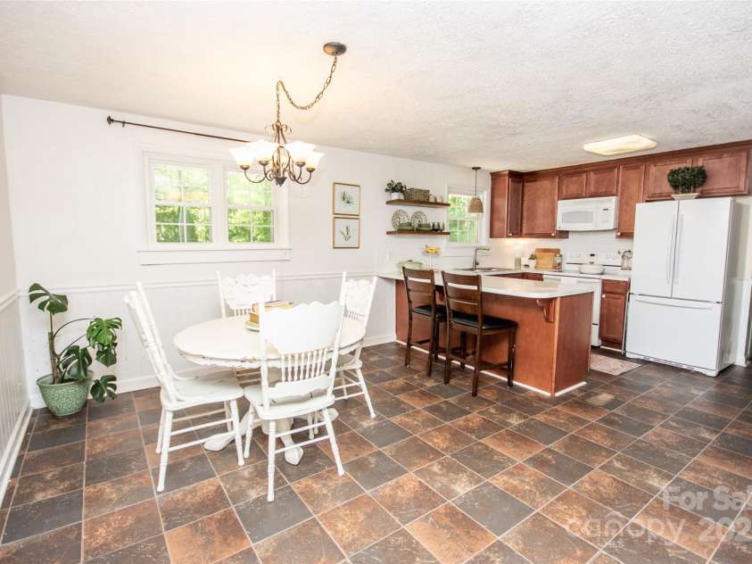 539 30th Avenue, Hickory, NC 28601.  MLS# CAR4252934, YatesRealty ID 21675. 