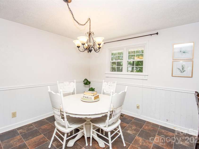 539 30th Avenue, Hickory, NC 28601.  MLS# CAR4252934, YatesRealty ID 21675. 