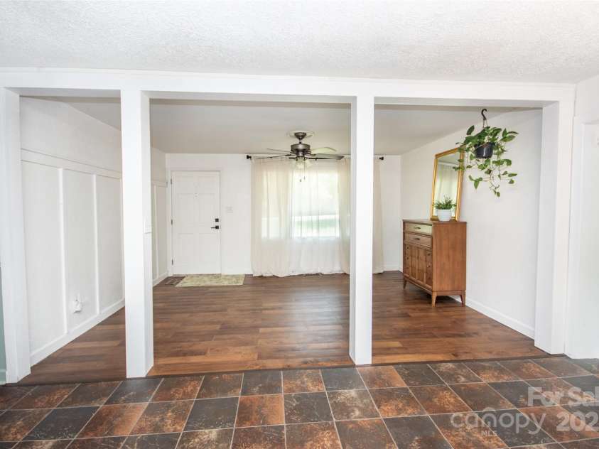 539 30th Avenue, Hickory, NC 28601.  MLS# CAR4252934, YatesRealty ID 21675. 