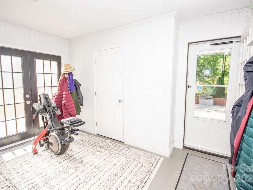 539 30th Avenue, Hickory, NC 28601.  MLS# CAR4252934, YatesRealty ID 21675. 