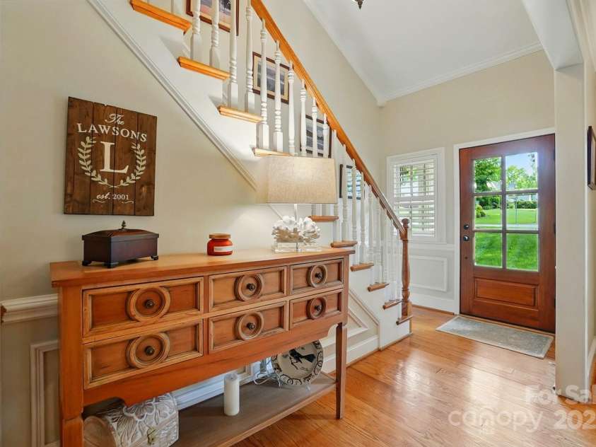 2025 Sagamore Road, Charlotte, NC 28209.  MLS# CAR4259805, YatesRealty ID 21676. 