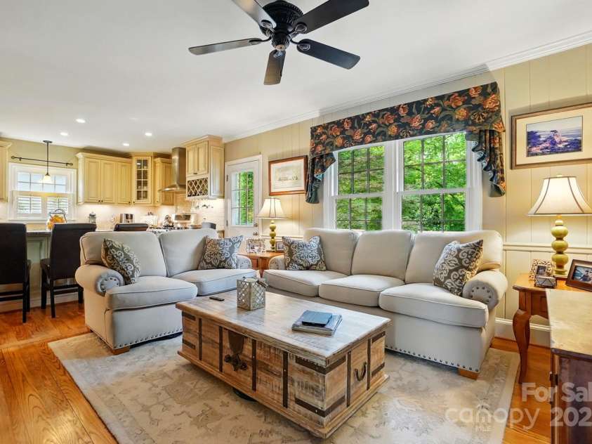 2025 Sagamore Road, Charlotte, NC 28209.  MLS# CAR4259805, YatesRealty ID 21676. 