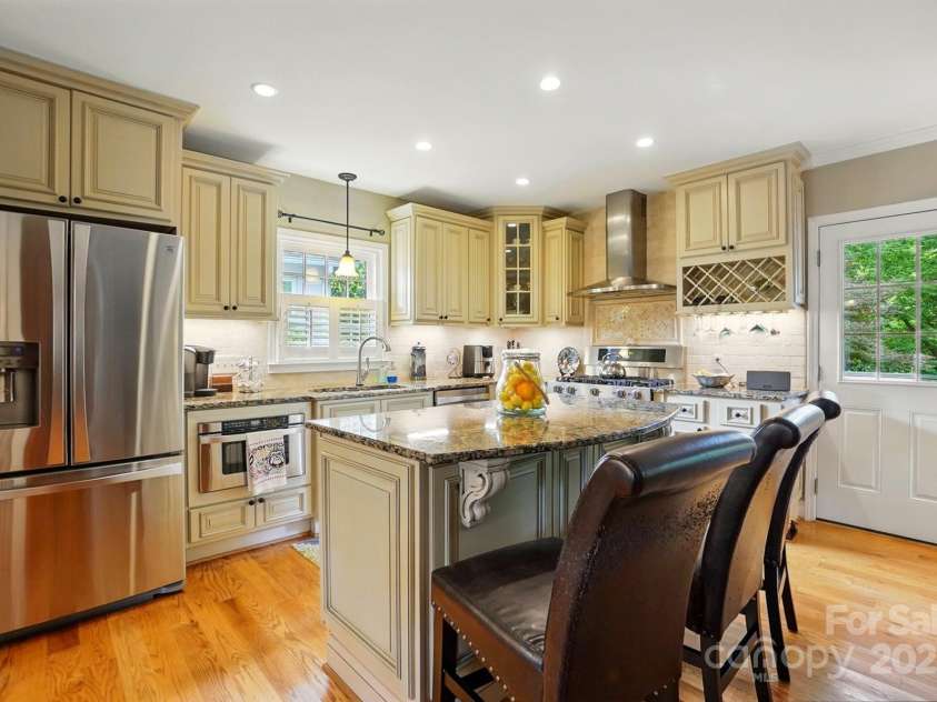 2025 Sagamore Road, Charlotte, NC 28209.  MLS# CAR4259805, YatesRealty ID 21676. 
