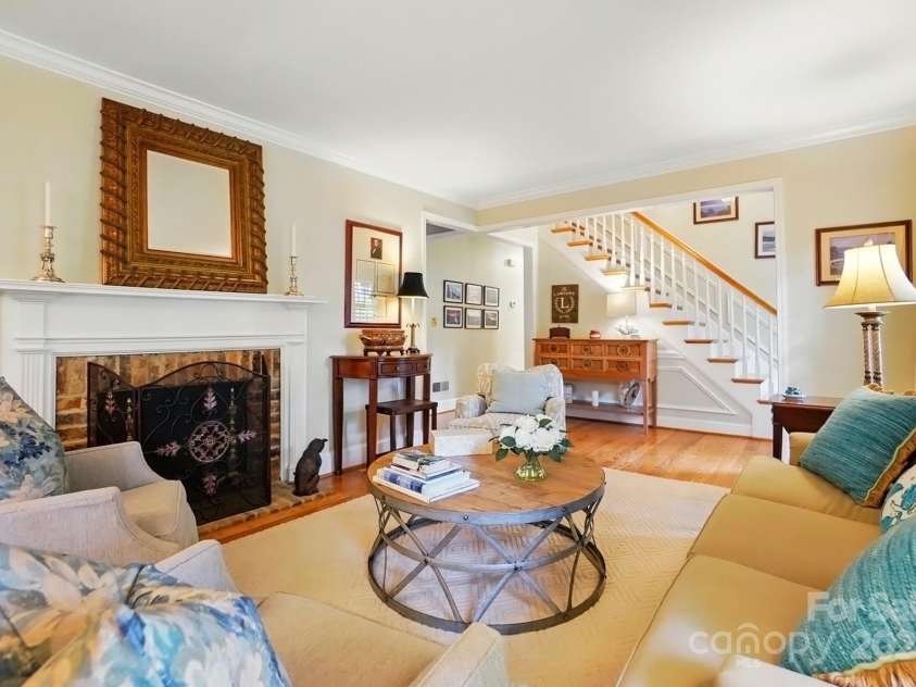 2025 Sagamore Road, Charlotte, NC 28209.  MLS# CAR4259805, YatesRealty ID 21676. 