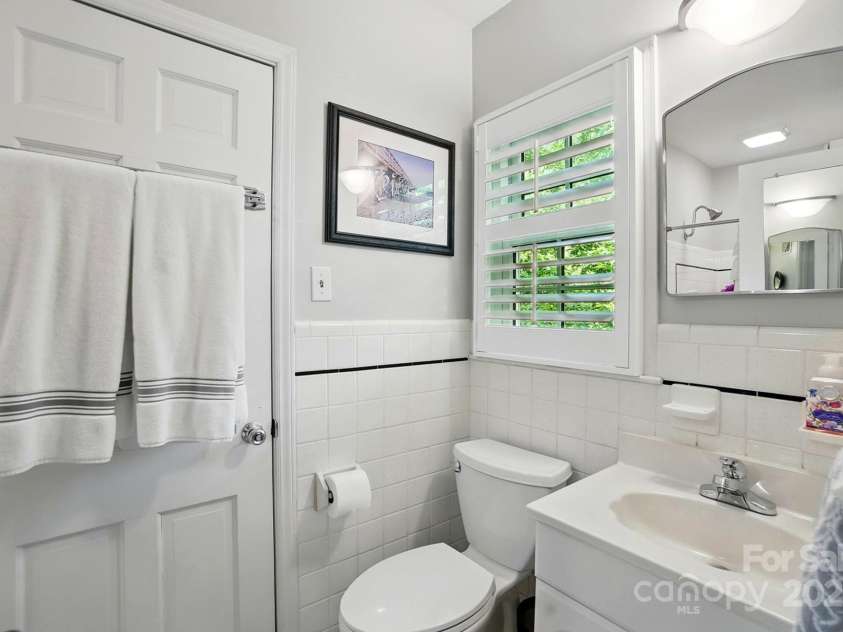 2025 Sagamore Road, Charlotte, NC 28209.  MLS# CAR4259805, YatesRealty ID 21676. 