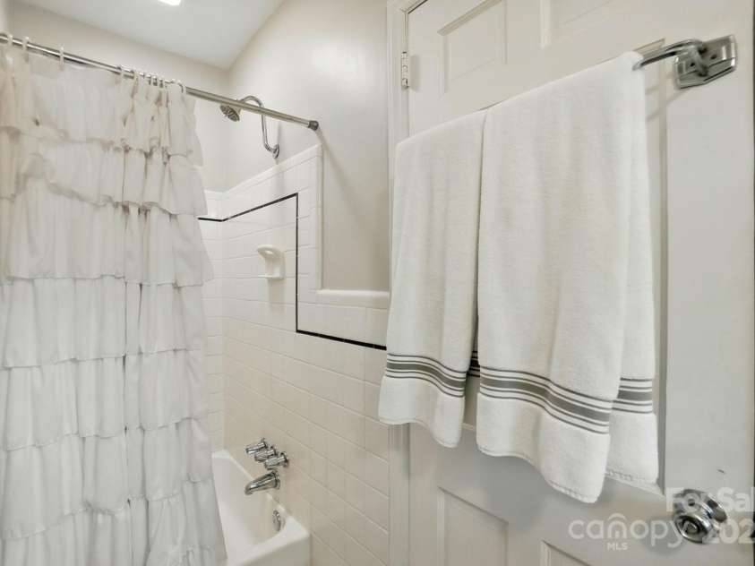 2025 Sagamore Road, Charlotte, NC 28209.  MLS# CAR4259805, YatesRealty ID 21676. 