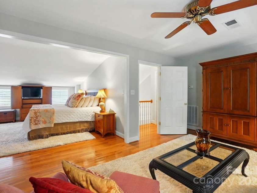 2025 Sagamore Road, Charlotte, NC 28209.  MLS# CAR4259805, YatesRealty ID 21676. 