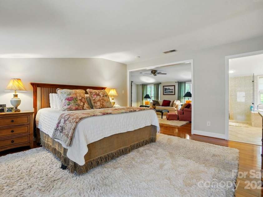 2025 Sagamore Road, Charlotte, NC 28209.  MLS# CAR4259805, YatesRealty ID 21676. 
