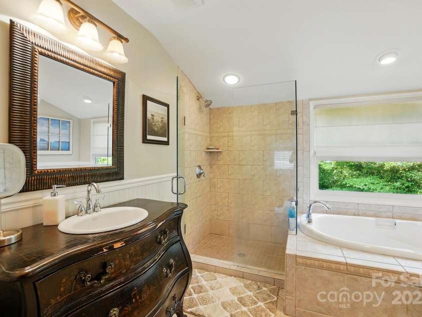 2025 Sagamore Road, Charlotte, NC 28209.  MLS# CAR4259805, YatesRealty ID 21676. 