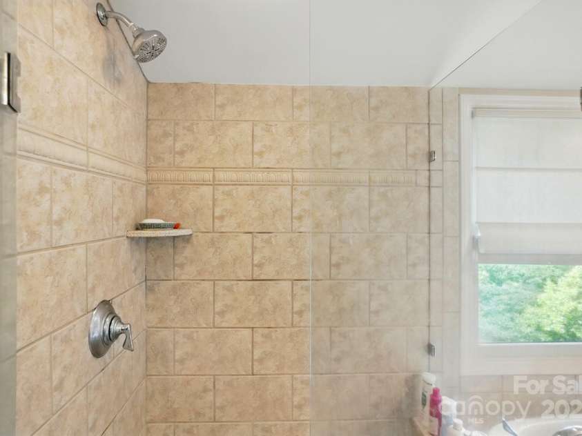 2025 Sagamore Road, Charlotte, NC 28209.  MLS# CAR4259805, YatesRealty ID 21676. 